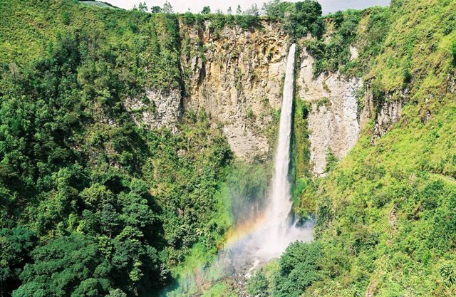 Водопад Сиписописо (Северная Суматра)